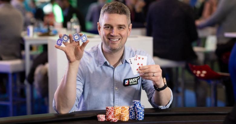 Differenze chiave tra poker e slot machine online: l'analisi di Alex Scott del WPT